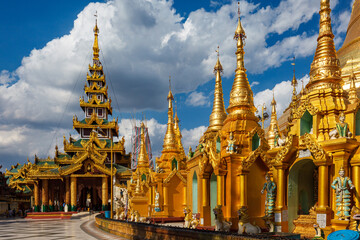Fototapeta premium The Shwedagon pagoda in Rangoon Myanmar
