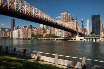 Fototapeta na wymiar Queensboro Bridge from Roosevelt Island to Manhattan East Side, New York