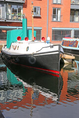 Fototapeta na wymiar Boats in Worcester Canal Basin