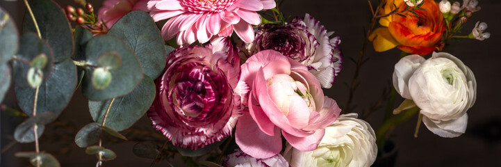 Dekoration mit Blumen in pastell pink weiß lila romantisch