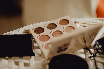 Fard à paupières et accessoires pour le maquillage