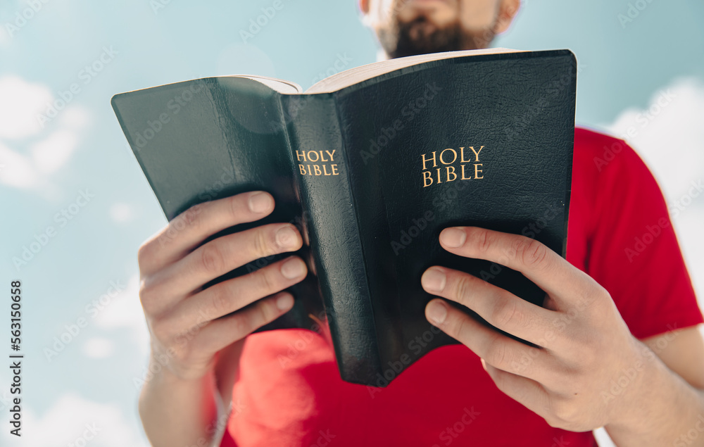 Canvas Prints man reading the bible