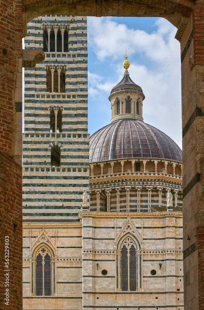 Wall mural view on siena duomo on a sunny day