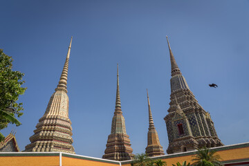 Fototapeta premium temple with the sky