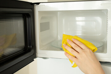 microwave washing, cleanliness and hygiene in the kitchen