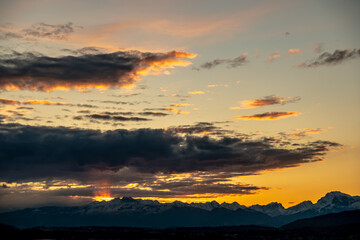 Obraz premium Winter colorful sunset in the countryside of Friuli-Venezia Giulia, Italy