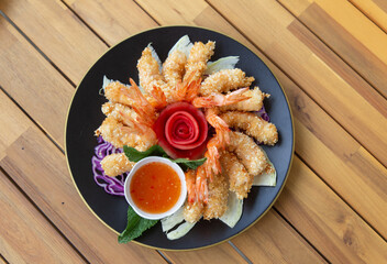 Fried crispy shrimps, thaï food - top view