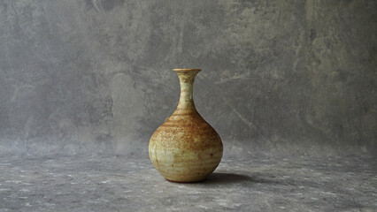 古い陶器の花瓶とドライフラワー　インテリア　アンティーク