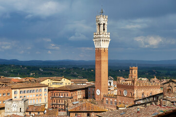 Obraz premium Aerial view on Siena old town