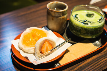 フルーツ大福とお抹茶