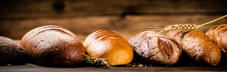 Different types of freshly baked bread. 