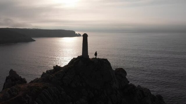 Vue a&eacute;rienne de l'Amer de Th&eacute;olen - Cap-Sizun-Baie de Douarnenez en Bretagne