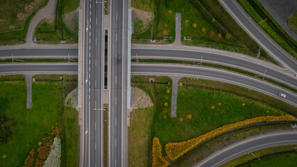 autostrada s8 droga szybkiego ruchu z drona - obrazy, fototapety, plakaty