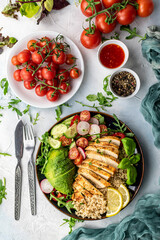 Grilled chicken with avocados and vegetable