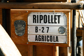 Matr&iacute;cula carro agr&iacute;cola antiguo de Ripollet