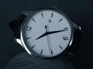 classic gentleman watch white dial pic