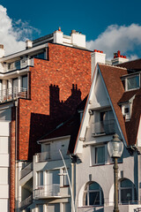 Hauteurs d'immeubles dans les nuages
