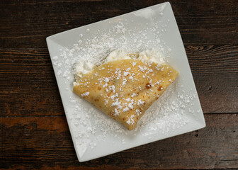Lemon cream crepe