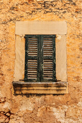 Fototapeta na wymiar Geschlossenes Fenster auf Mallorca
