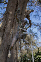 estatua de diablo antiguo