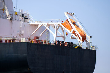 Barco con submarino