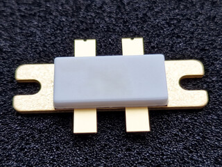 High power LDMOS RF transistor on the black