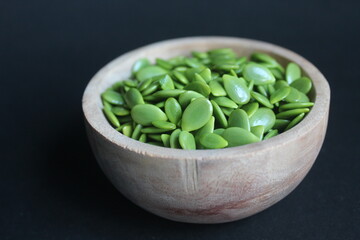 lots of lamtoro seeds in a bowl	