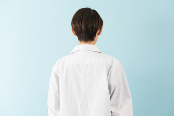 白衣を着ている若い女性　医療イメージ