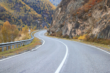 Fototapeta premium autumn highway view, freedom travel landscape