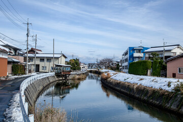 初雪が降った町の風景 鳥取県 湖山町