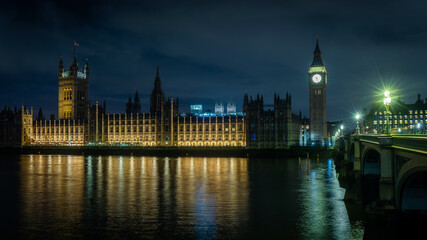 Obraz na płótnie Canvas Elisabeth Tower at night in Westminster, London, UK on January 2023