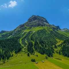 Imposante Hochgebirgslandschaft bei Lech am Arlberg, Blick zum Omeshorn