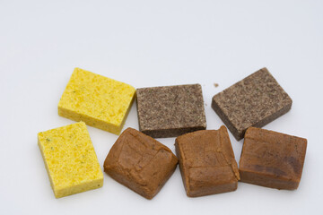 Concentrated chicken and beef soup, natural organic cubes