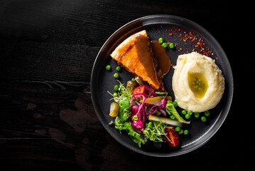 Meat Pie whith mashed potato and salad
