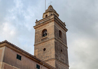 Fototapeta na wymiar Church in the Majorcan town of Ca's Concos