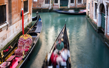 Fototapeta na wymiar Venice moving gondolas