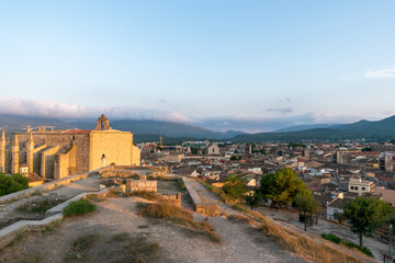Fototapeta na wymiar castle of the medieval town of montblanc (tarragona)