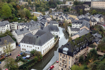 Fototapeta premium Stadtteil Grund in Luxemburg