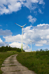 Fototapeta premium Windräder auf dem Erzgebirgskamm