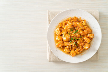 stir-fried shrimps with garlic and shrimps paste