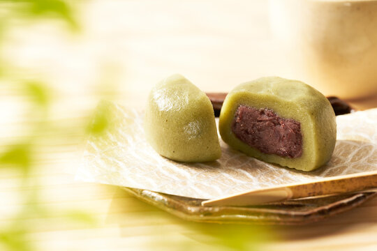 くさもち」の写真素材 | 5,407件の無料イラスト画像 | Adobe Stock