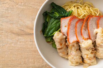 Barbecue Red Pork and Wonton Noodles with Soup