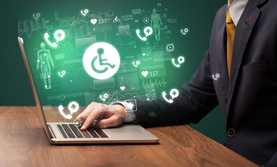 hand browsing on the internet for medical issues