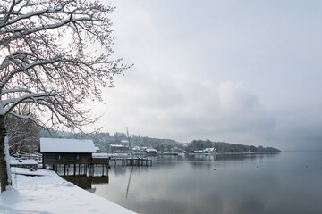 Herrsching am Ammersee im Winter mit viel Schnee