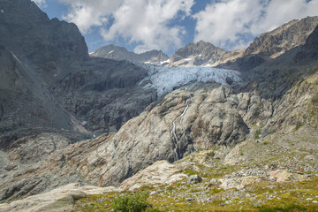 Fototapeta na wymiar Glacier Blanc en été, parc national des Ecrins, France
