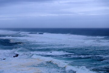 Rugir de las olas en Azenhas do Mar