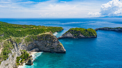 Obraz premium Aerial view to rocky coast near Diamond beach. Nusa Penida, Bali, Indonesia