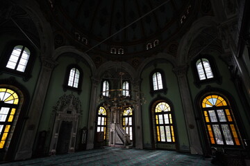 Obraz premium Salepçioğlu Mosque is a Mosque in İzmir, Turkey located next to Konak Square in the heart of the city. The mosque which was constructed in the year 1905, is named after its patron Salepçizade Hacı Ahm