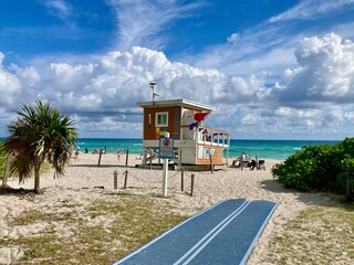 beach lifeguard tower