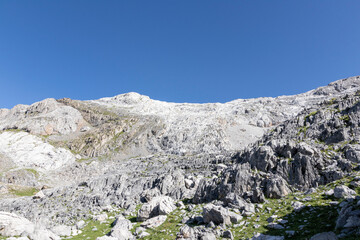 Fototapeta na wymiar Ordesa Valley in the Spanish Pyrenees. Ordesa and Monte Perdido National Park in the Pyrenees.